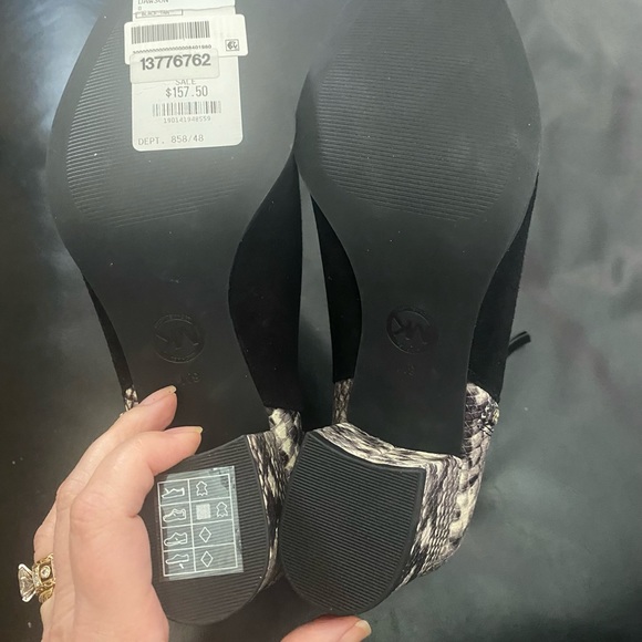 Michael Kors Boots - Picture 4 of 8